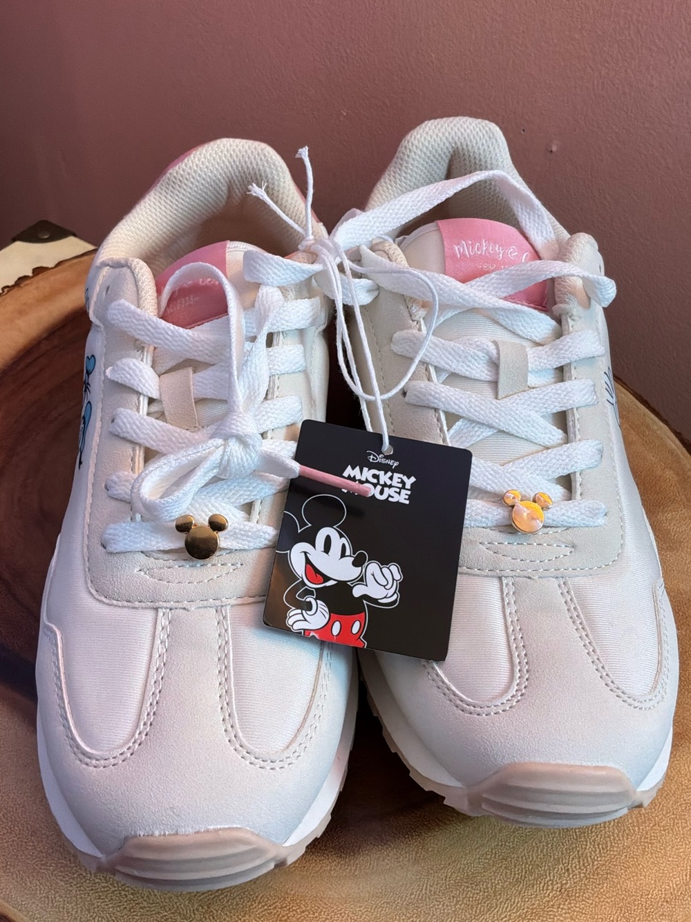🌙✨🏷️ Disney Mickey Mouse Sneakers Pink & White Gold Accents Size 8 - Picture 5 of 9